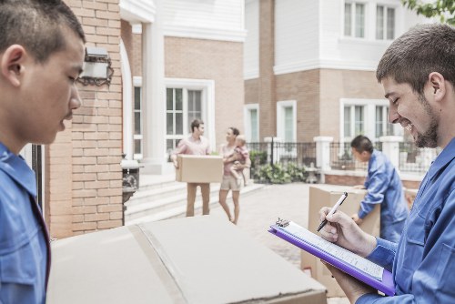 Professional packing and unpacking services in Fulham for a home move