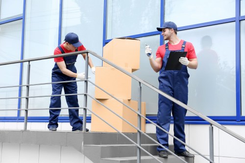 Local flat moving service supporting a Fulham relocation