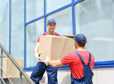 Supervisor reviewing risk controls during a move