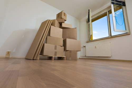 Moving boxes and house relocation planning in Fulham