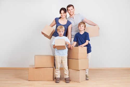 Local movers managing access and parking challenges in Fulham
